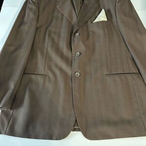 Vinci designed in Italy Brown Suit Coat‎